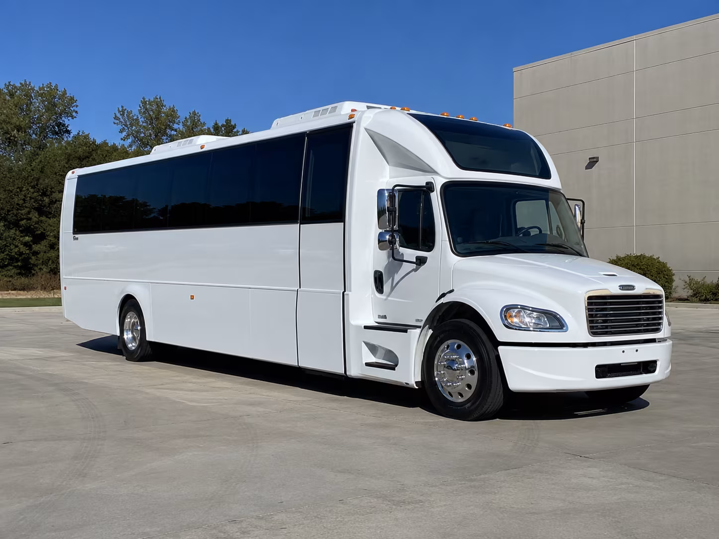 mount pleasant 28 passenger party bus