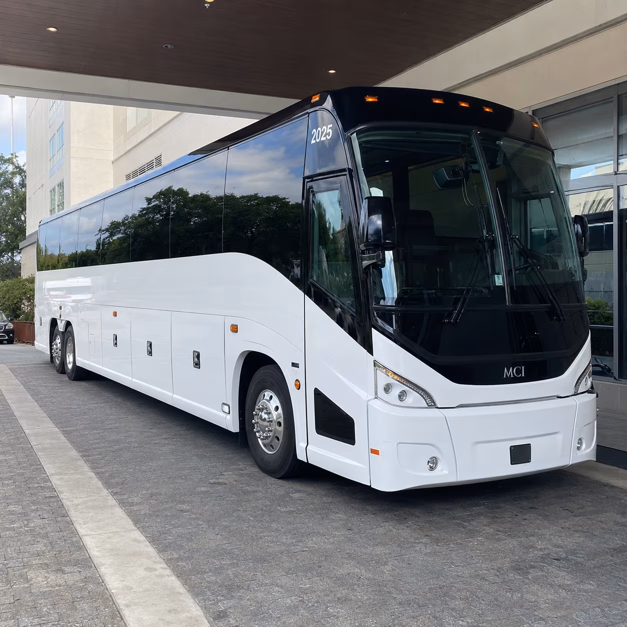 mount pleasant 54 passenger charter bus